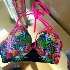 Victoria’s secret 34D push up bikini top